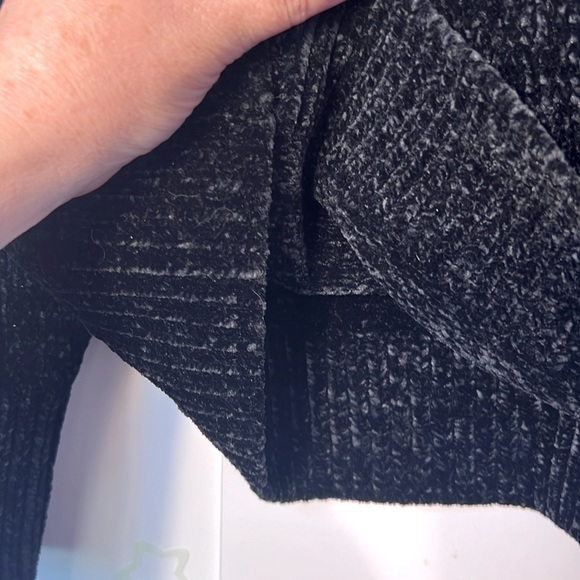 Tommy Bahama, Size XS, Bkack, Plush Sweater, Soft, 100% Polyester - Picture 5 of 13